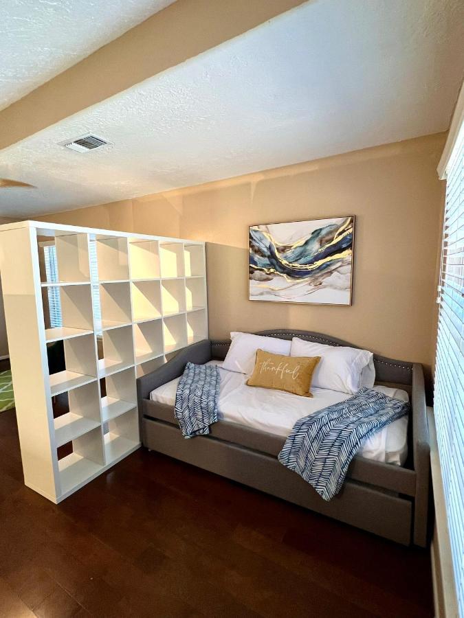 Centrally Located Houston Retreat! Sleeps 8, 10 Min To Downtown, Free Parking Exterior foto